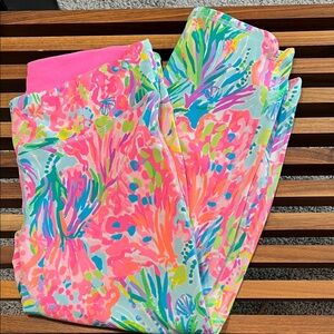 Lilly Pulitzer Capri Length Leggings Large